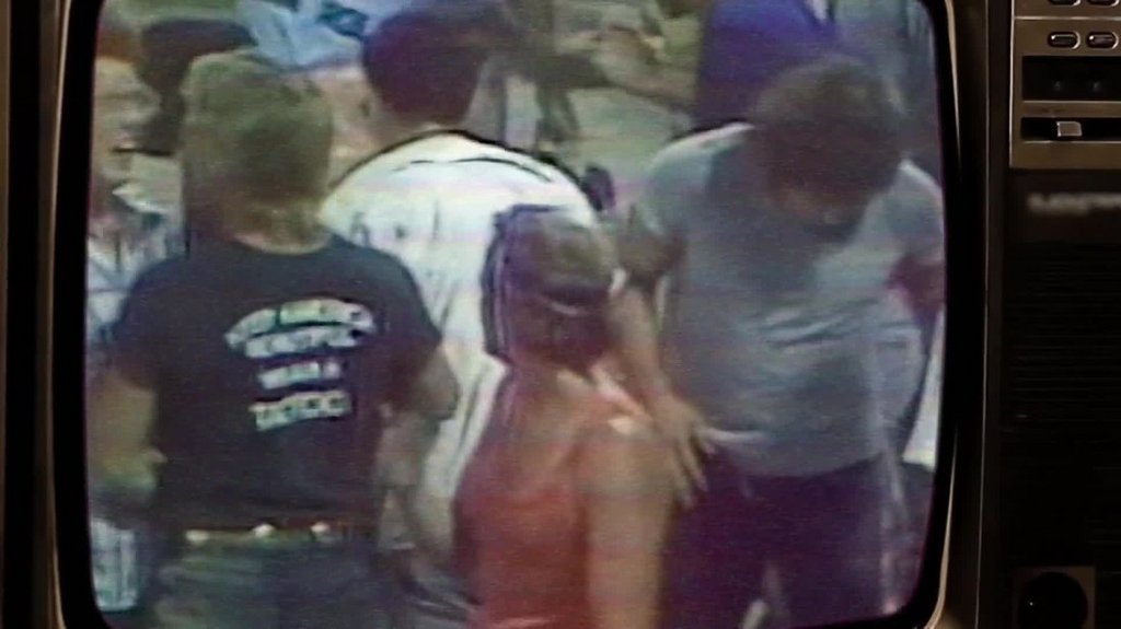 [Image: e00ghs3u4zoz.jpg]