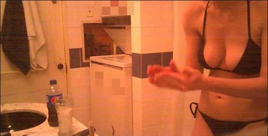 [Image: Voyeur13325081230.jpg]