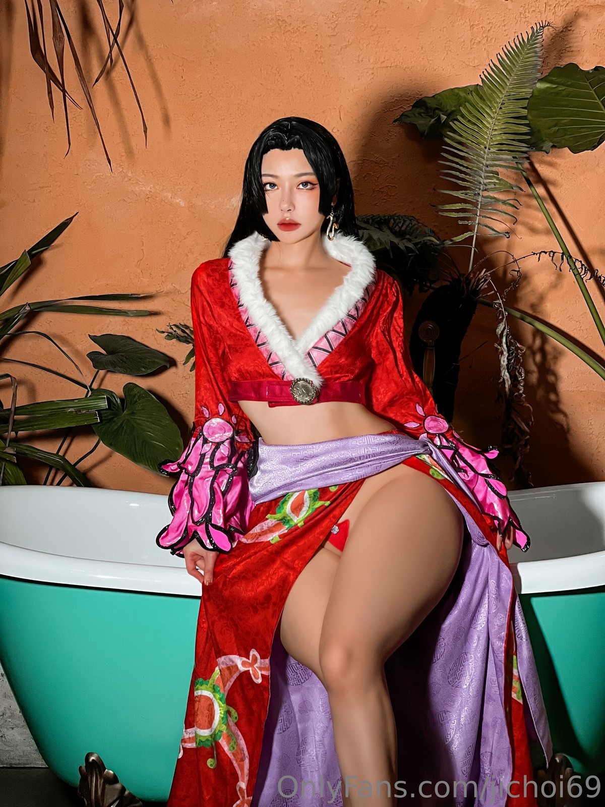 Choi Ji Yun 女帝波雅·汉库克Cosplay写真 海贼王角色图集 [28P-43.6M]