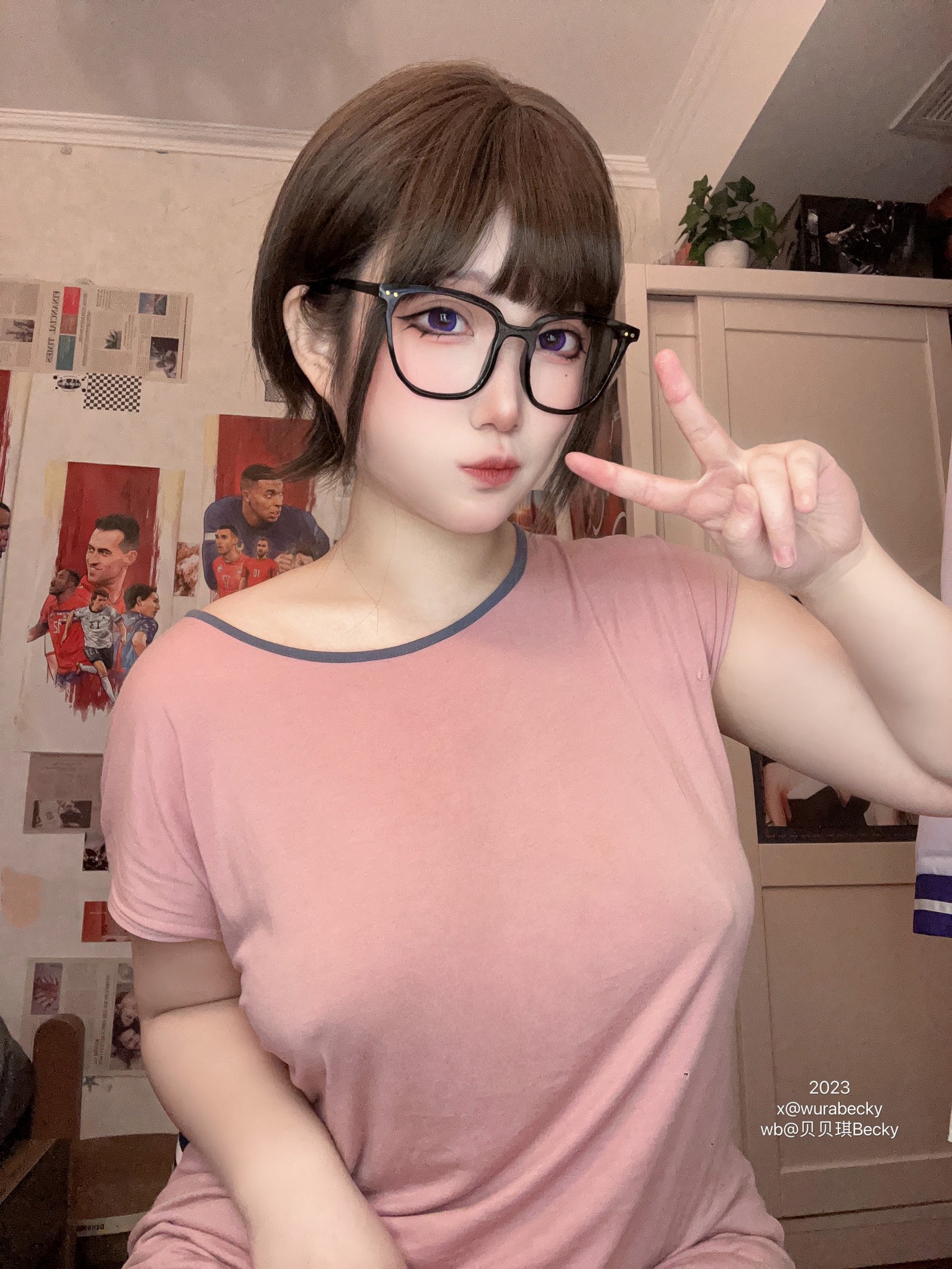 贝贝琪 Becky 眼镜姐姐 主题 Cosplay 写真＋视频合集（67P｜3V｜450MB）插图