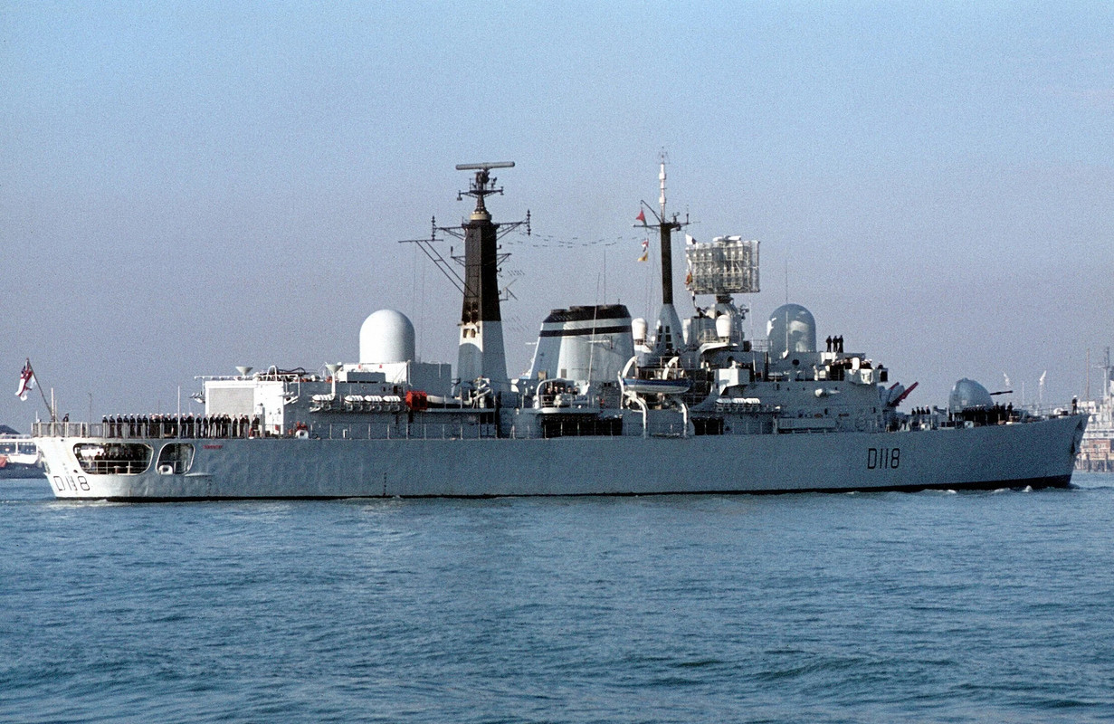 HMS Coventry (D.118)-7