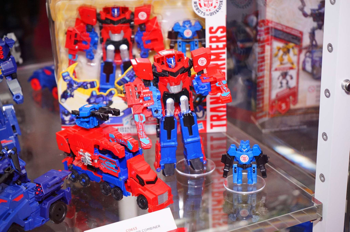 SDCC-2017-Hasbro-Transformers-073