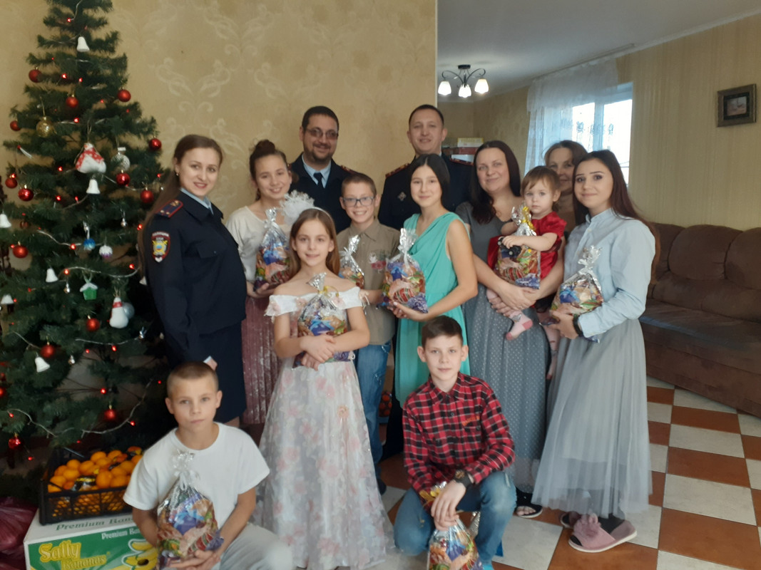 Сотрудники ЛОВДТ МВД ЛНР посетили детский дом семейного типа