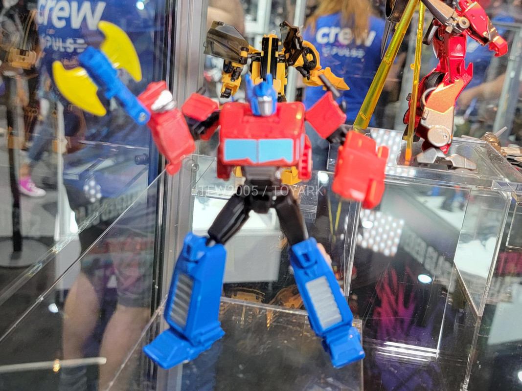 Transformers-EarthSpark-Toys-Reveal-20
