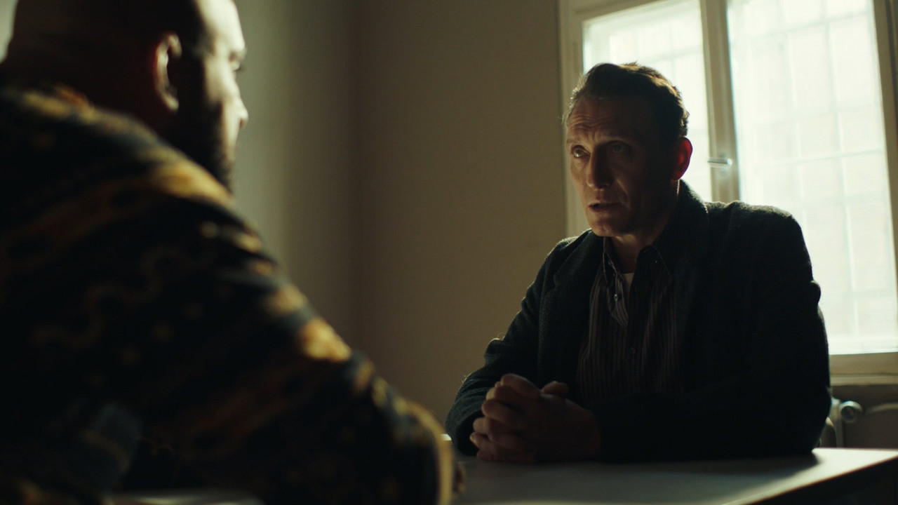 4 Blocks S02E01 [1080p]