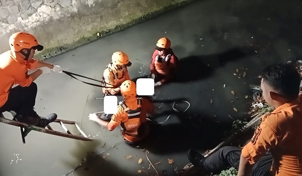 Misteri Penemuan Mayat Pria 82 Tahun di Sungai Menur, Surabaya!