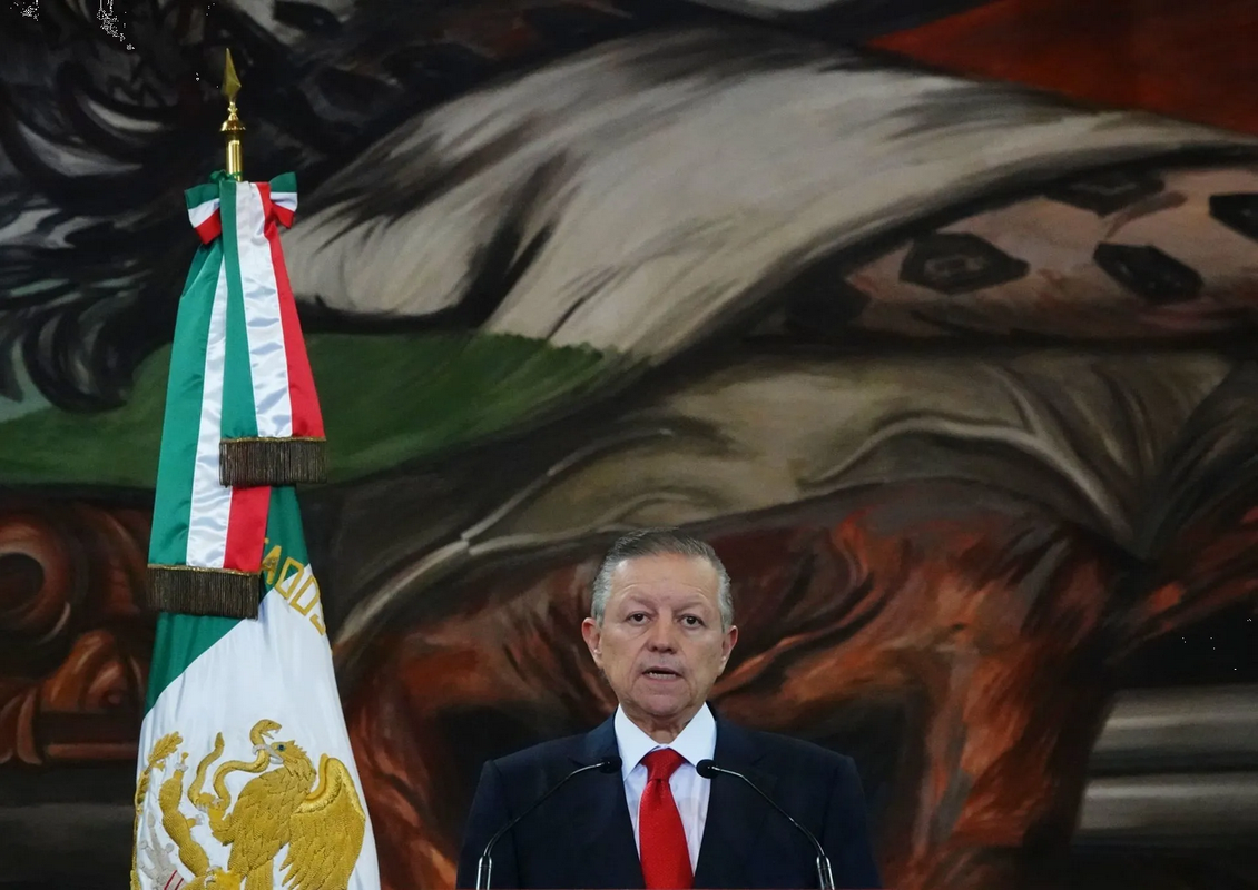 Con señalamientos de violar la Constitución, Senado aprueba renuncia de Zaldívar a la SCJN