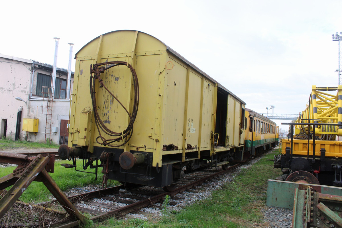 40 78 9050 128 - 8 U-zz(3)