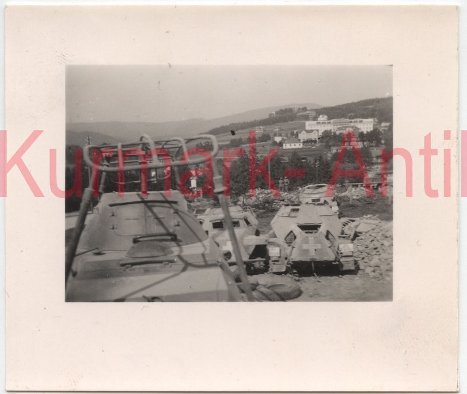 Foto Wehrmacht Infanterie Reg.267 Panzer Spähwagen Funker