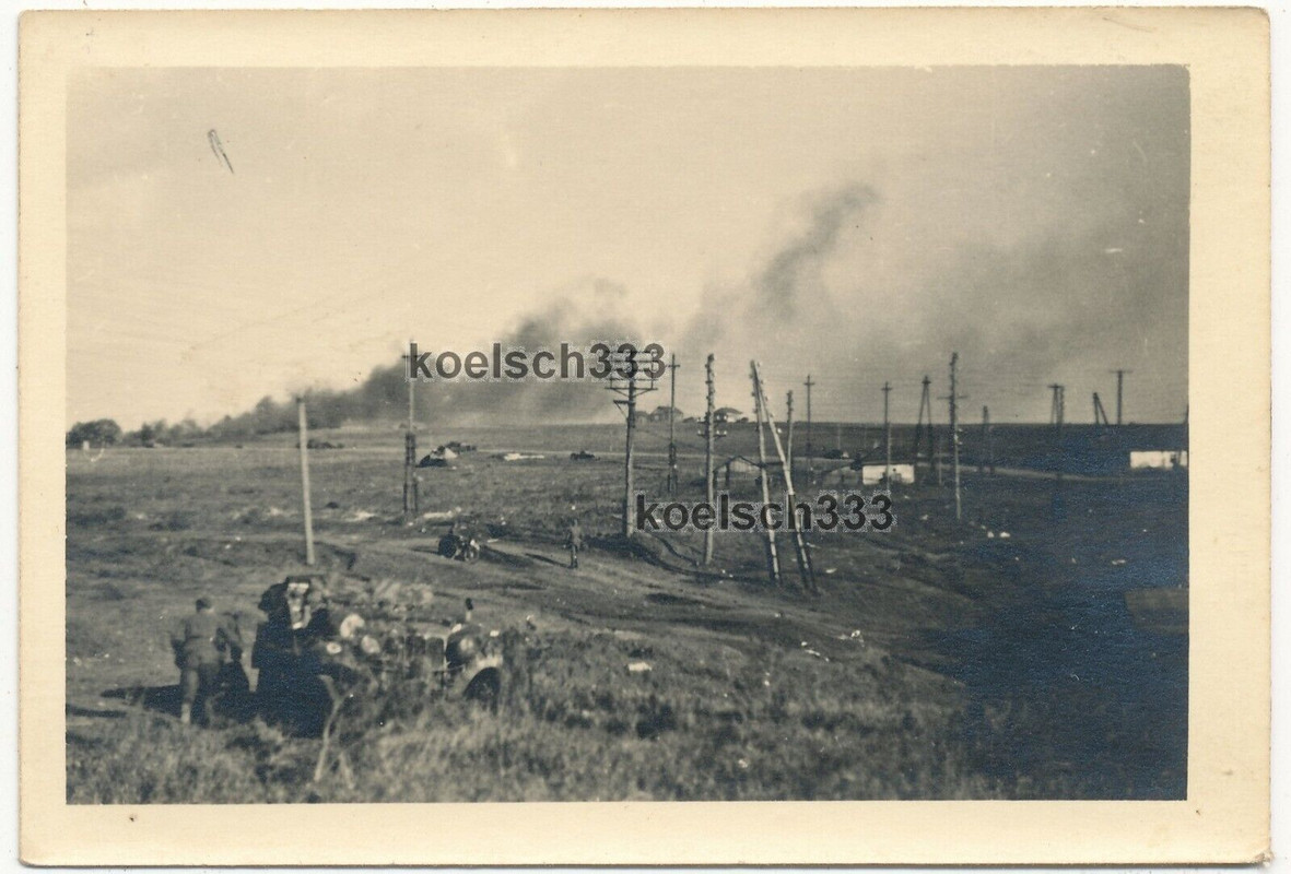Foto Kampf gegen russische T-34 Panzer an der Ostfront Panzerschlacht Gefecht !! (1)