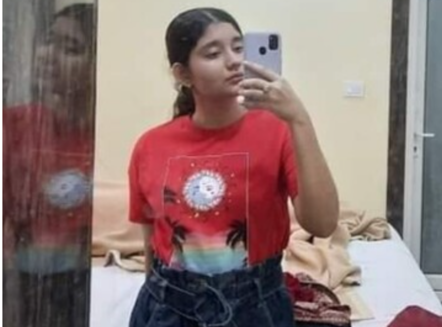 Beautiful Sexy Cute Chubby Gf Showing Her Amazing Figure