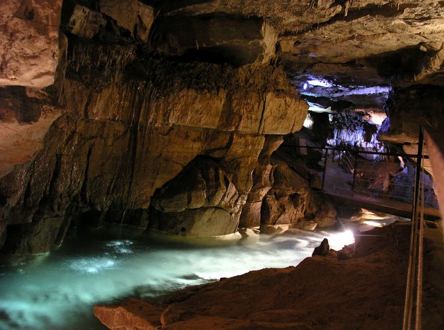 L'Abeille  Grotte-de-Labeil-P1010534mod