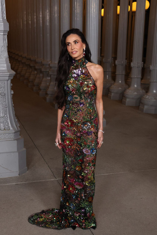 demi-moore-in-floral-gucci-gown-at-lacma-gala-2025-3.jpg