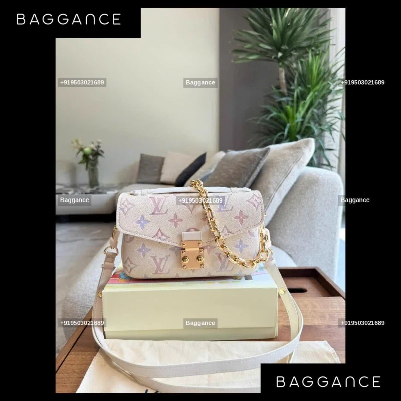 LV Pochette Métis East West – Rainbow Shimmer Edition | M25682 | 21.5cm