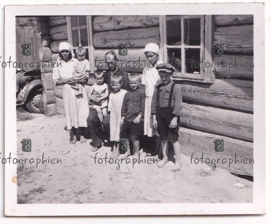 org. Foto Belarus Rahatschou Bevölkerung Bauern Kinder