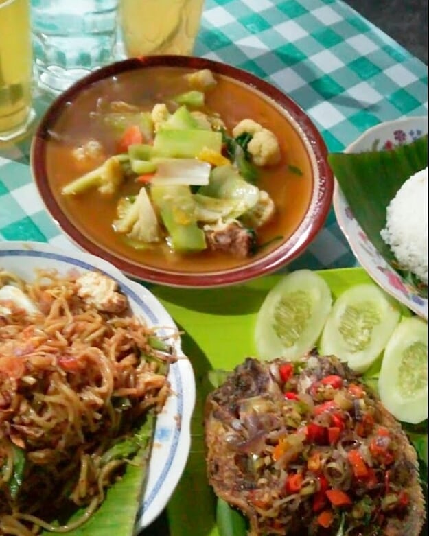 Sajian di Bakmi Ken Arok.