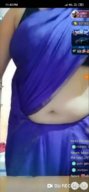 [Image: Aunty-Hot-show-in-Saree-during-video-cha...02-460.jpg]