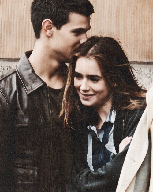 Lily Collins and Taylor Lautner