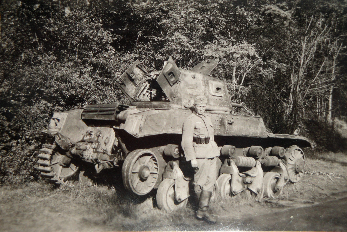 WK2 Wehrmacht Foto Frankreich zerstörter Panzer 