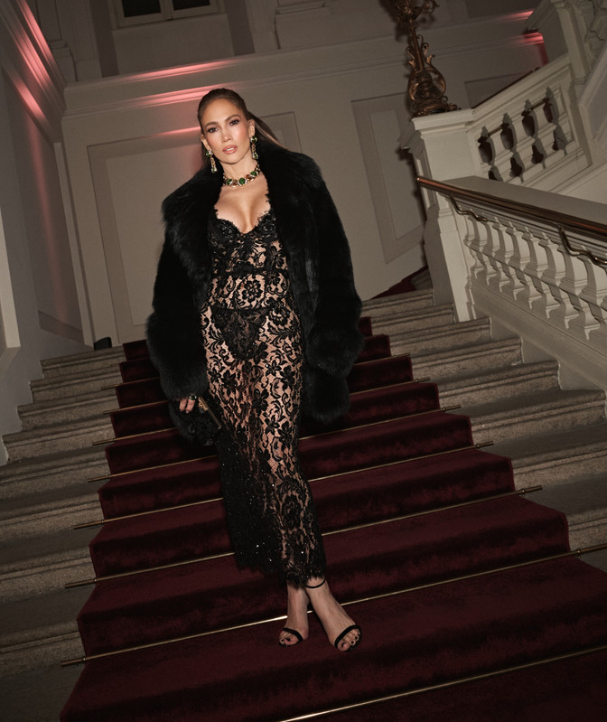 Jennifer Lopez Lace Dolce Gabbana APMilan281
