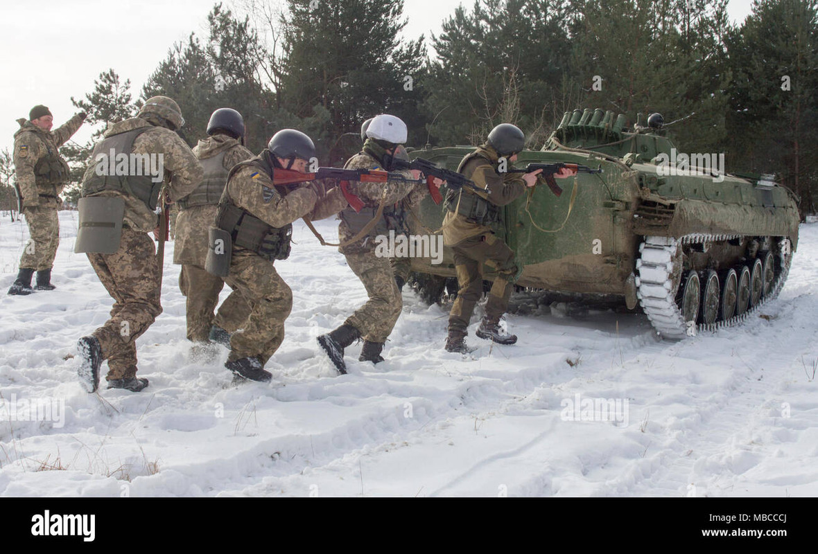 yavoriv-ukraine-ukrainian-soldiers-assigned-to-3rd-battalion-14th-mechanized-brigade-participates-in.jpg