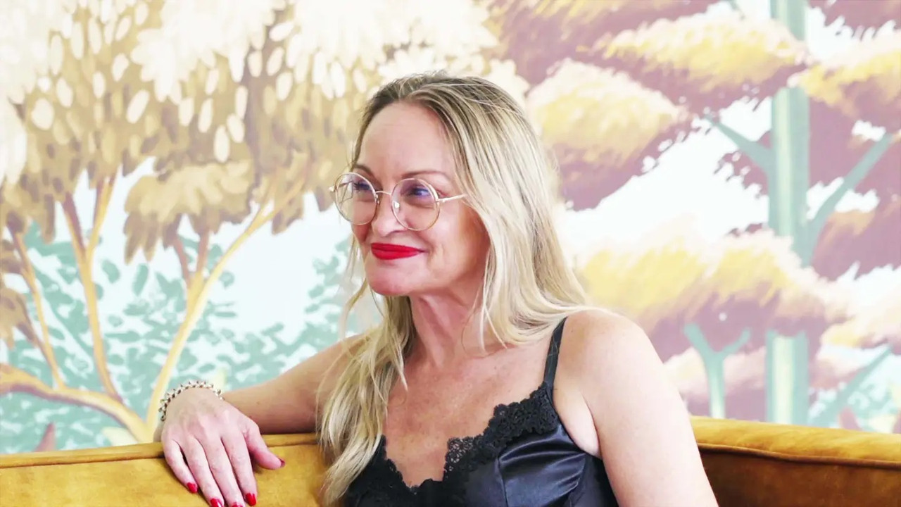 JacquieEtMichelTV 24 11 10 Luna, Sonia, 50 finally discovers herself