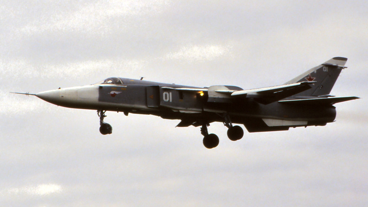 11 ORAP Su-24MR 01 White_0515321