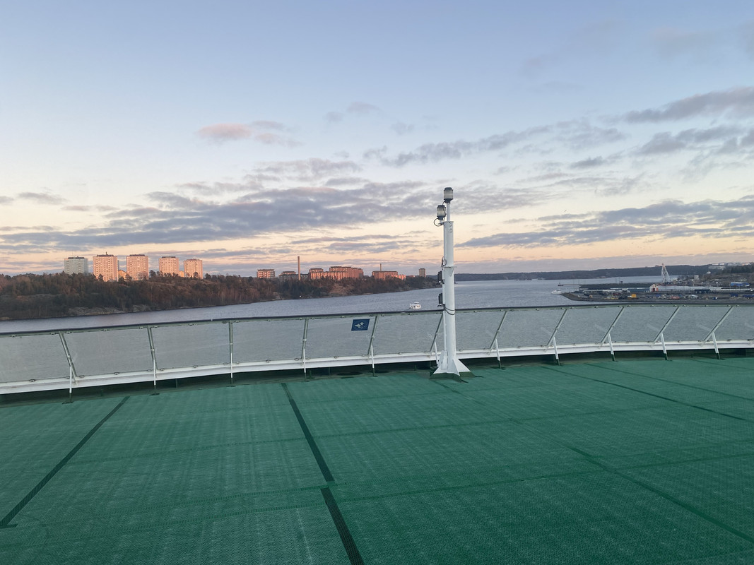 E07FFE76-1046-44DE-AB09-BAB790543AE8