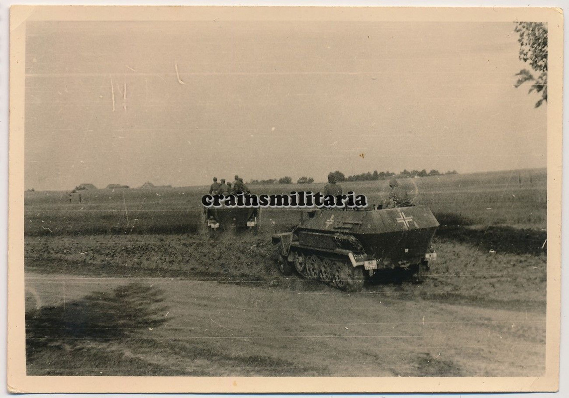 Orig. Foto Vormarsch SdKfz 251 Panzerspähwagen in Russland