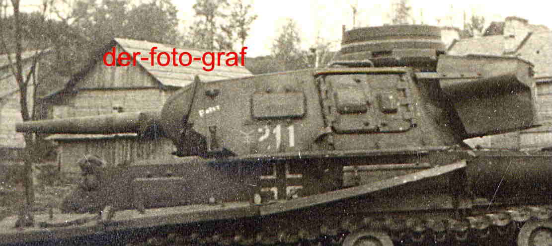 Rußland, schwerer deutscher Panzer bei Smolensk,