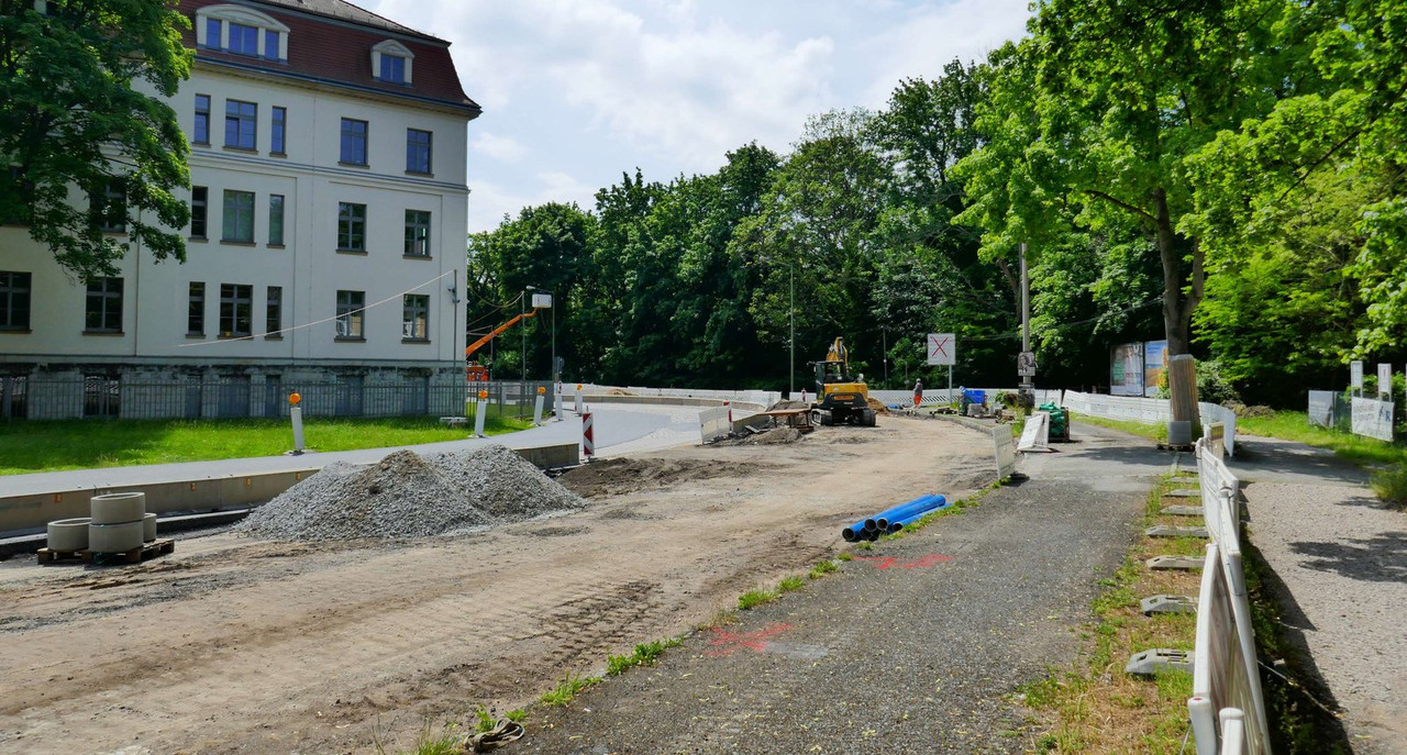 Bild: https://i.postimg.cc/NfdGDhC4/P1280128.jpg