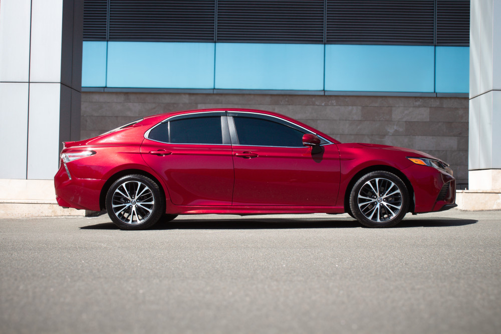 Toyota Camry XV70 — фото 2