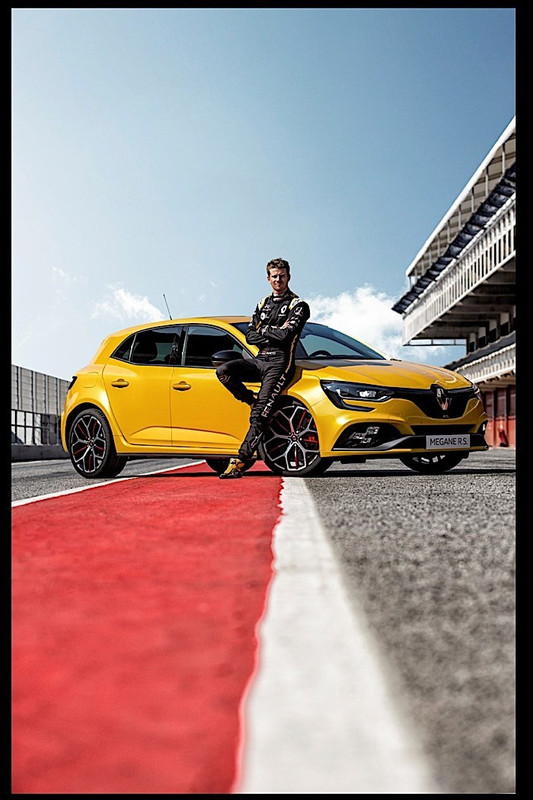2019 Renault Megane RS Trophy (26)