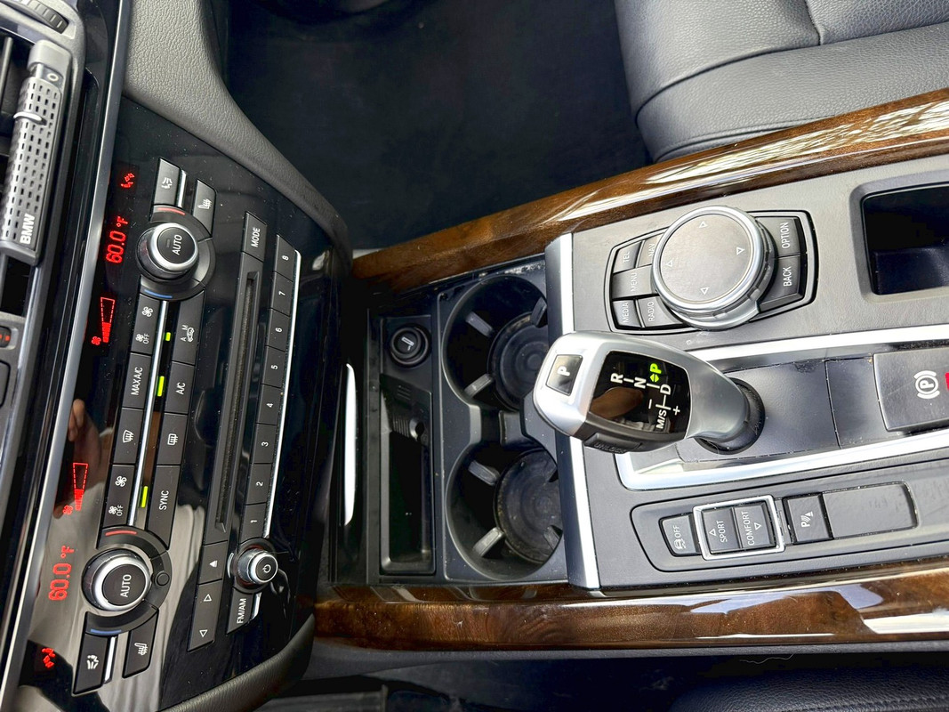 Vehicle thumbnail 16