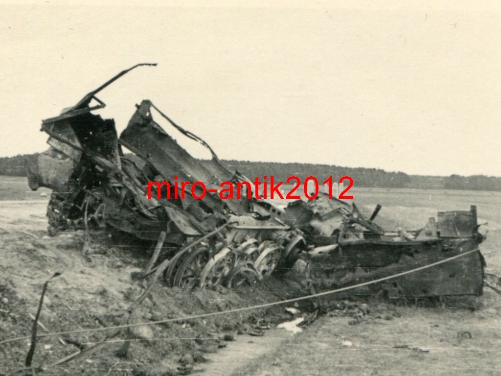Wehrmacht, zerstörter deutscher Panzer, Nahaufna