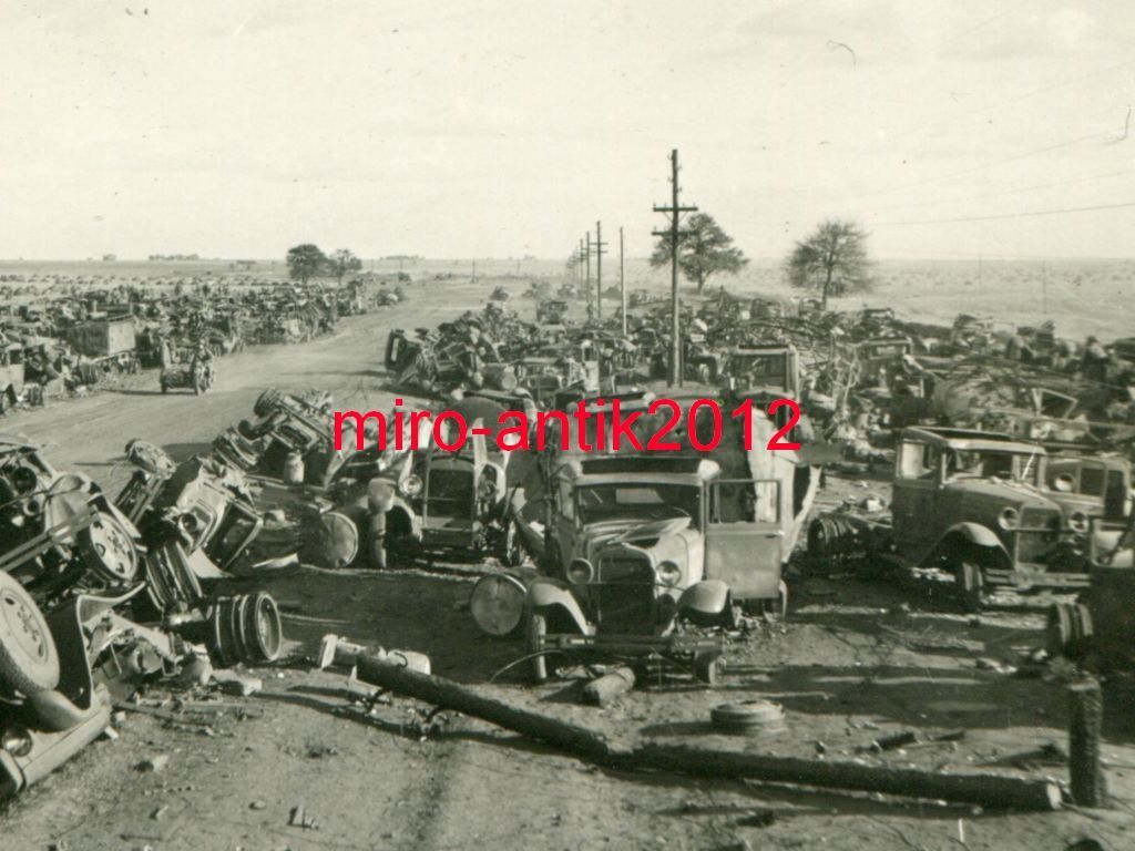 Wehrmacht, durch Stuka zerstörte Kolonne der Rus