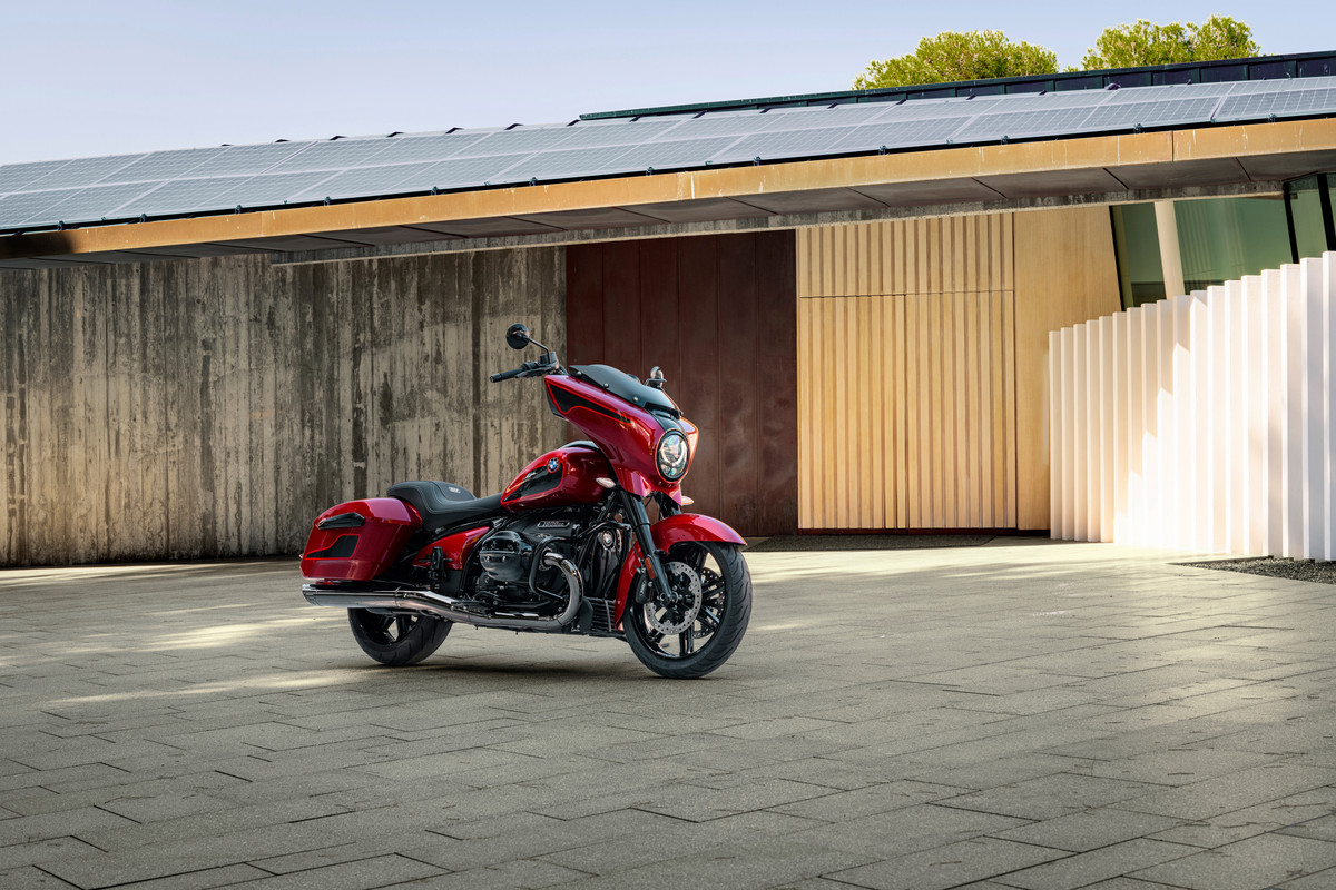 P90569073_highRes_bmw-r-18-roctane-r-1