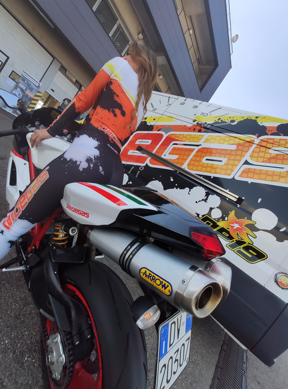 8917AB97-2A4B-464E-B77F-38A5F404DCCD