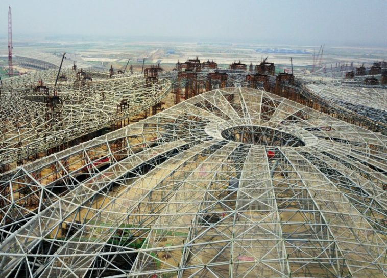 В Китае строят самый большой в мире аэропорт, и вот как он будет выглядеть