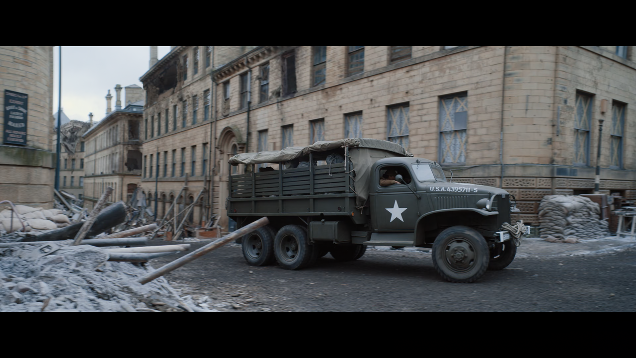 The-Six-Triple-Eight-2024-WEB-DL-2160p-SDR-Ukr-Eng-Hurtom-mkv-snapshot-01-33-35-2024-12-23-17-35-02