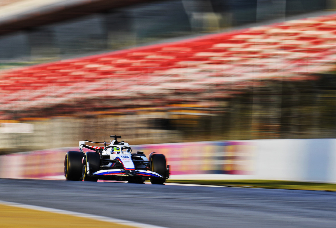 [Imagen: f1-test-barcellona-gallery-day1-456.jpg]