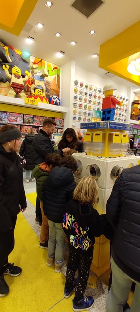 Nueva York y Cataratas del Niágara 2023 - Blogs de America Norte - Black Friday en New York > Al Woodbury de compras...y Cazafantasmas, Friends (10)