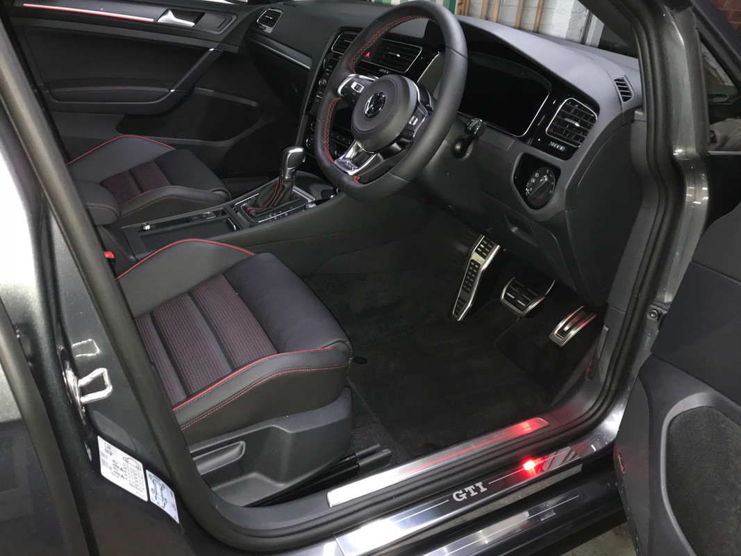 73229722-EE90-4516-9079-30F442F28184