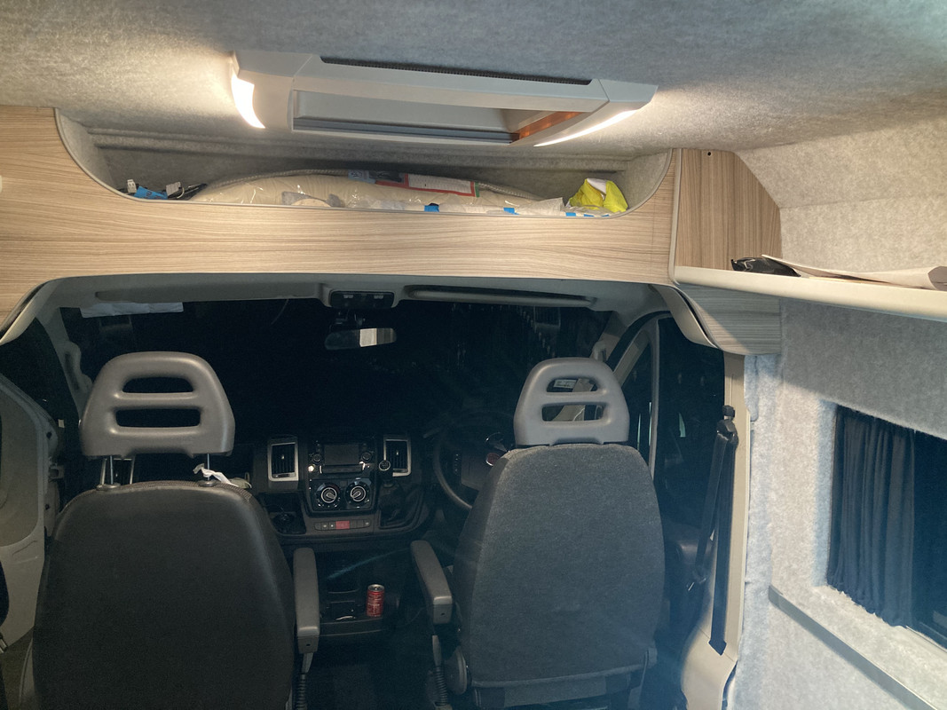 7B5DC958-50CC-4DF9-BDD9-CAAE97716827