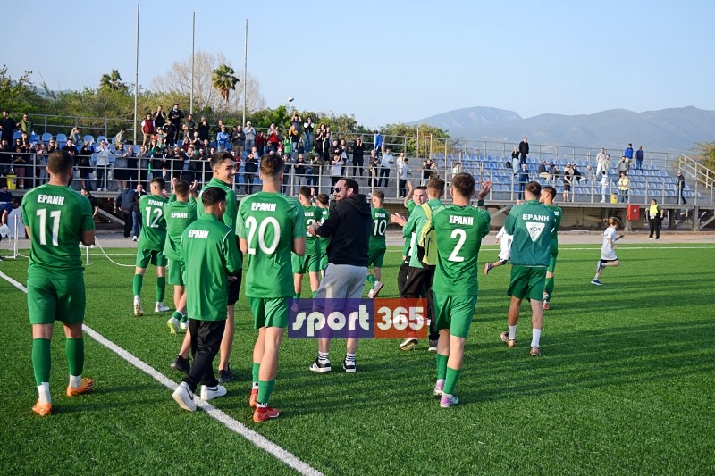 , &Tau;&omicron; &phi;&omega;&tau;&omicron;&rho;&epsilon;&pi;&omicron;&rho;&tau;ά&zeta; &tau;&omicron;&upsilon; &tau;&epsilon;&lambda;&iota;&kappa;&omicron;ύ &Epsilon;&rho;ά&nu;&eta;-&Pi;&alpha;&nu;&theta;&omicron;&upsilon;&rho;&iota;&alpha;&kappa;ό&sigmaf; (&phi;&omega;&tau;&omicron;)