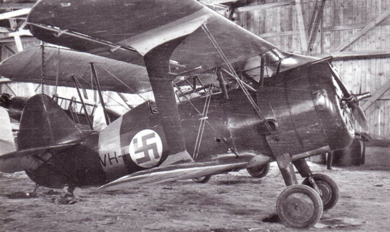 Ilmavoimat-Polikarpov-I-153-FAF-2.LeLv34-as-VH1-Finland-13th-Mar-1941-01