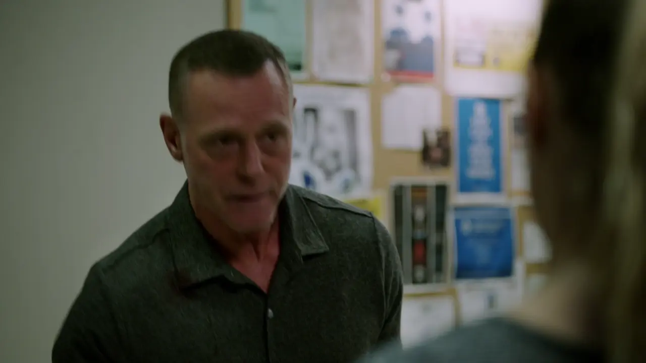 Chicago.PD.S10E01.Lascialo.sanguinare.1080p.WEBMux.ITA.ENG.x265-BlackBit[screenshot 6]