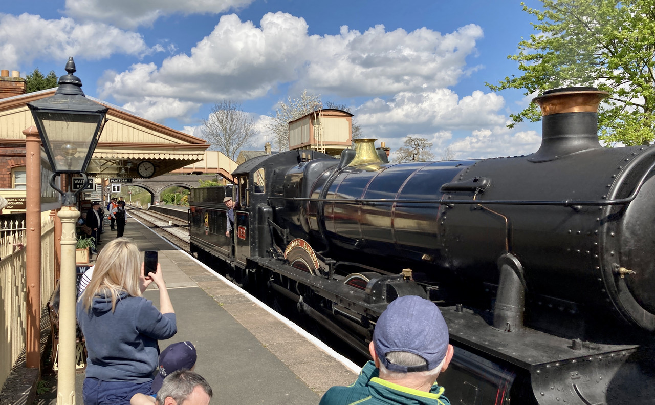 CF5E2296-4A7C-4E6C-8297-021771404E23