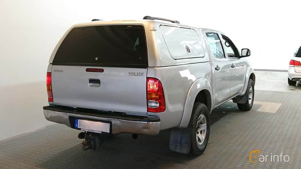 toyota-hilux-double-cab-back-side-2-5071