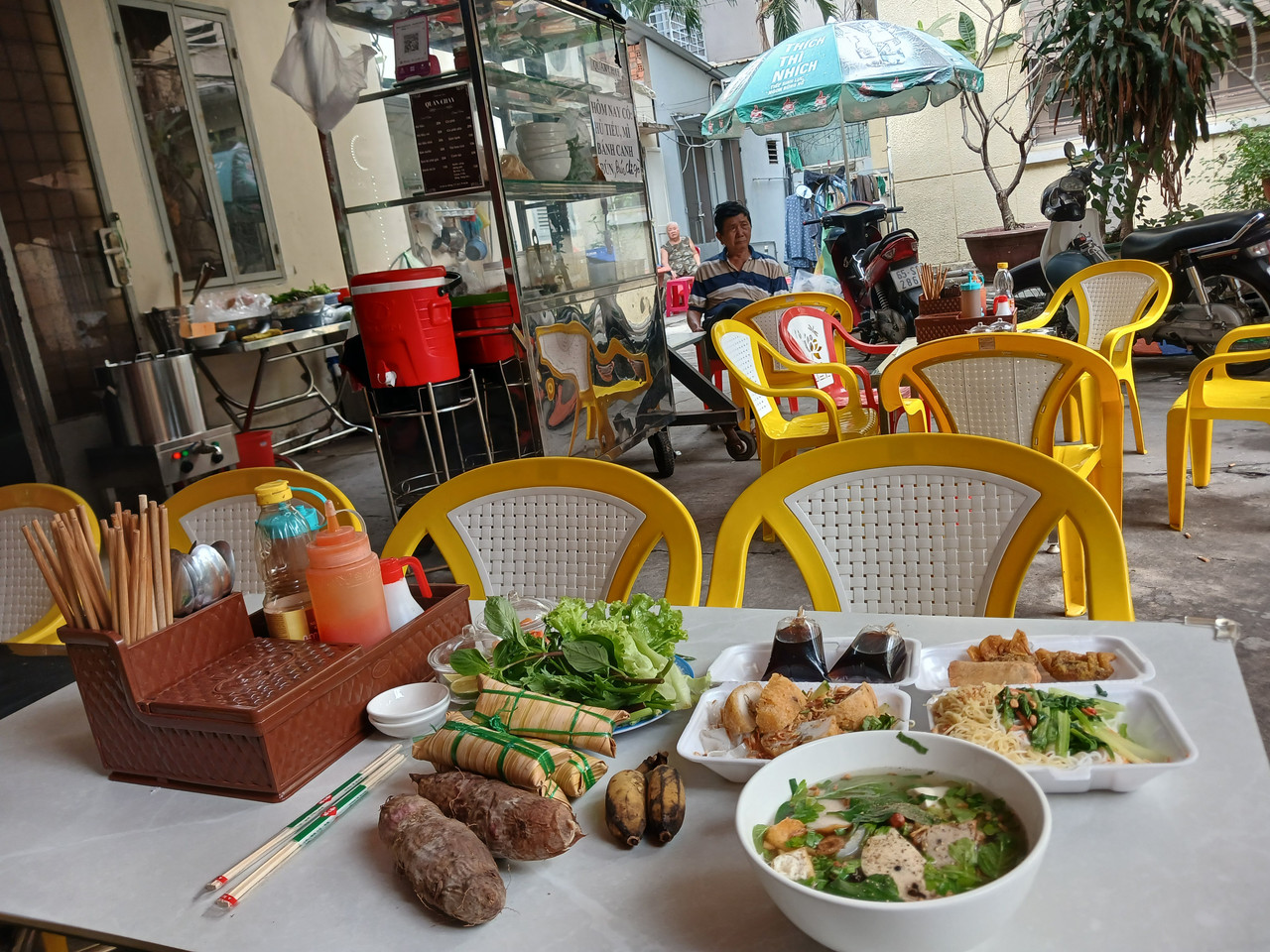 [Image: LVEG-BANHD-CANH-CHAY-BUN-XAO-BANH-UOT-260211A.jpg]